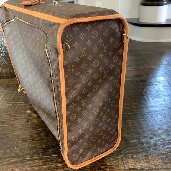 Vintage 1980s Louis Vuitton Suitcase w/Wheels ✅ AUTHENTICATED BY POSHMARK✅ - Picture 4 of 12